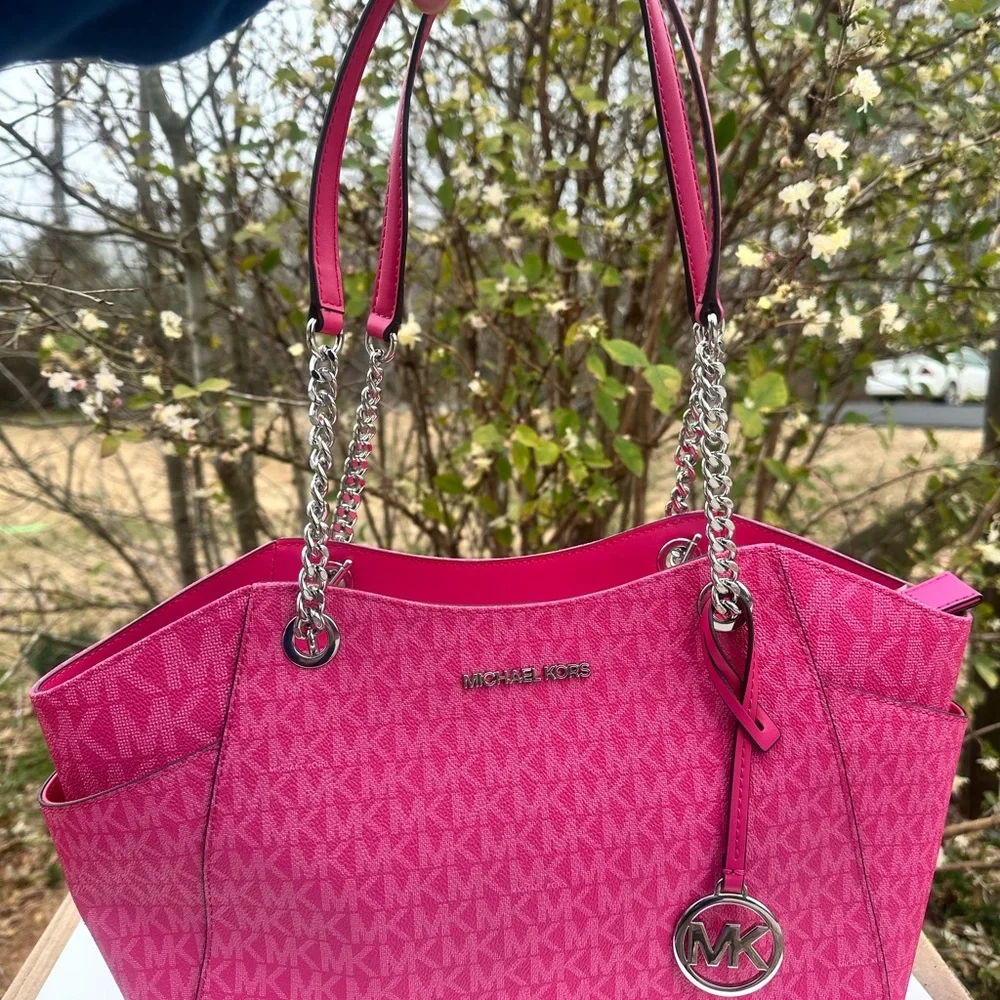 Michael Kors Jet set large chain shoulder tote Dragonfruit mk logo - Picture 2 of 16